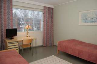 Хостелы Finnhostel Joensuu Йоэнсуу Двухместный номер с 2 отдельными кроватями и общей ванной комнатой-5